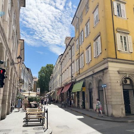 Cavana 10 Tirabora Short Rent Trieste Exterior foto